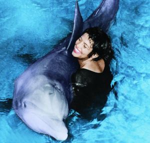 玛格丽特和彼得一起玩耍