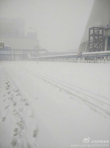 7日天津多地现初雪(图片来源新浪微博)